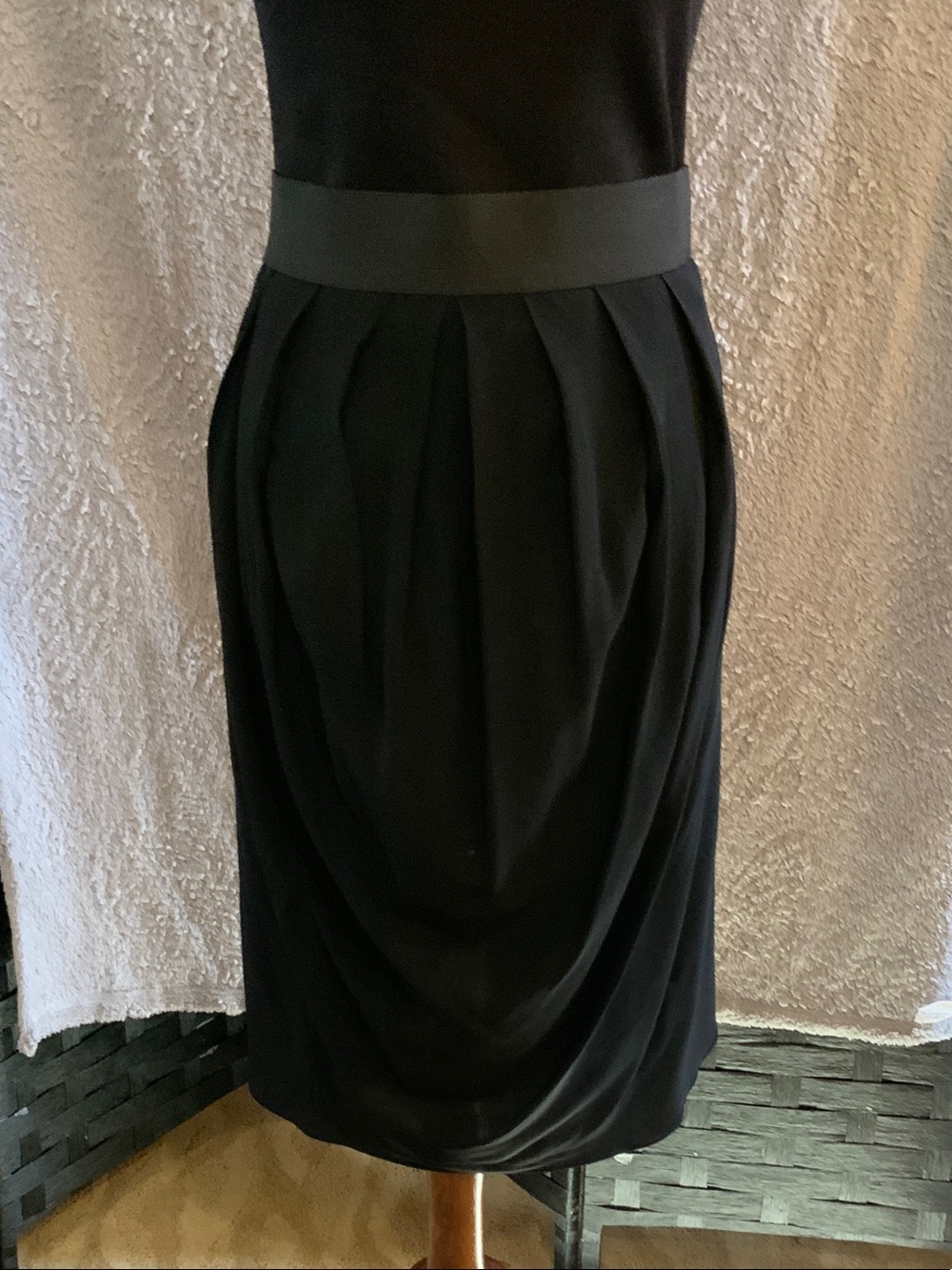 Donna Karan Black Label Classic Black Midi Pleat-Front Skirt